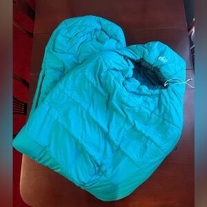 REI Co-op Lyra Women’s 3-season sleeping bag, women’s long